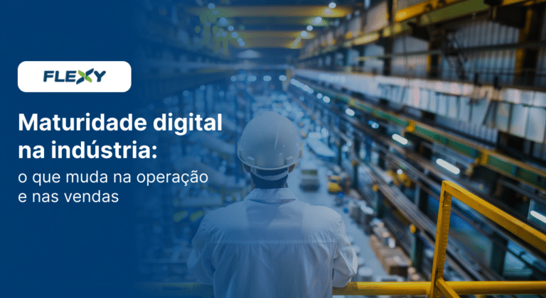 Maturidade digital na indústria com equipe analisando dados de produção e vendas em fábrica conectada.