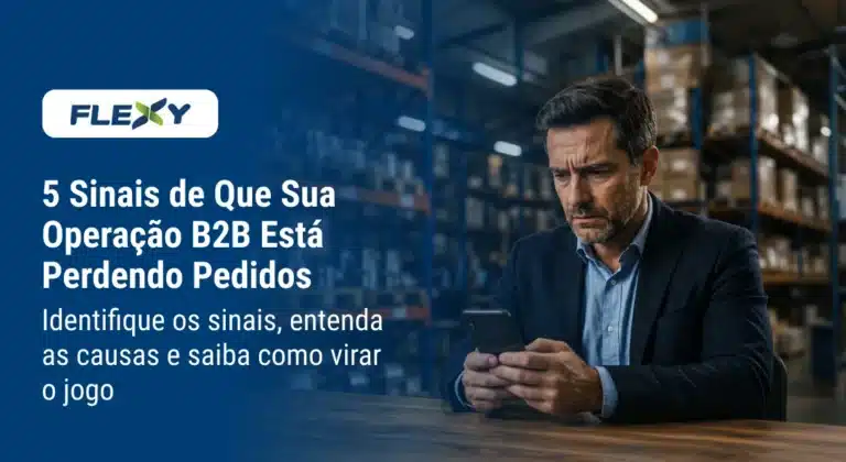 Gestor analisando pedidos em um smartphone dentro de um centro de distribuição, ilustrando desafios e perdas de pedidos em operações B2B.