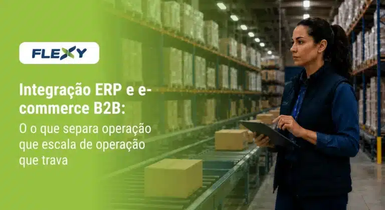 Profissional em centro de distribuição utilizando tablet para monitorar processos logísticos integrados entre ERP e e-commerce B2B.